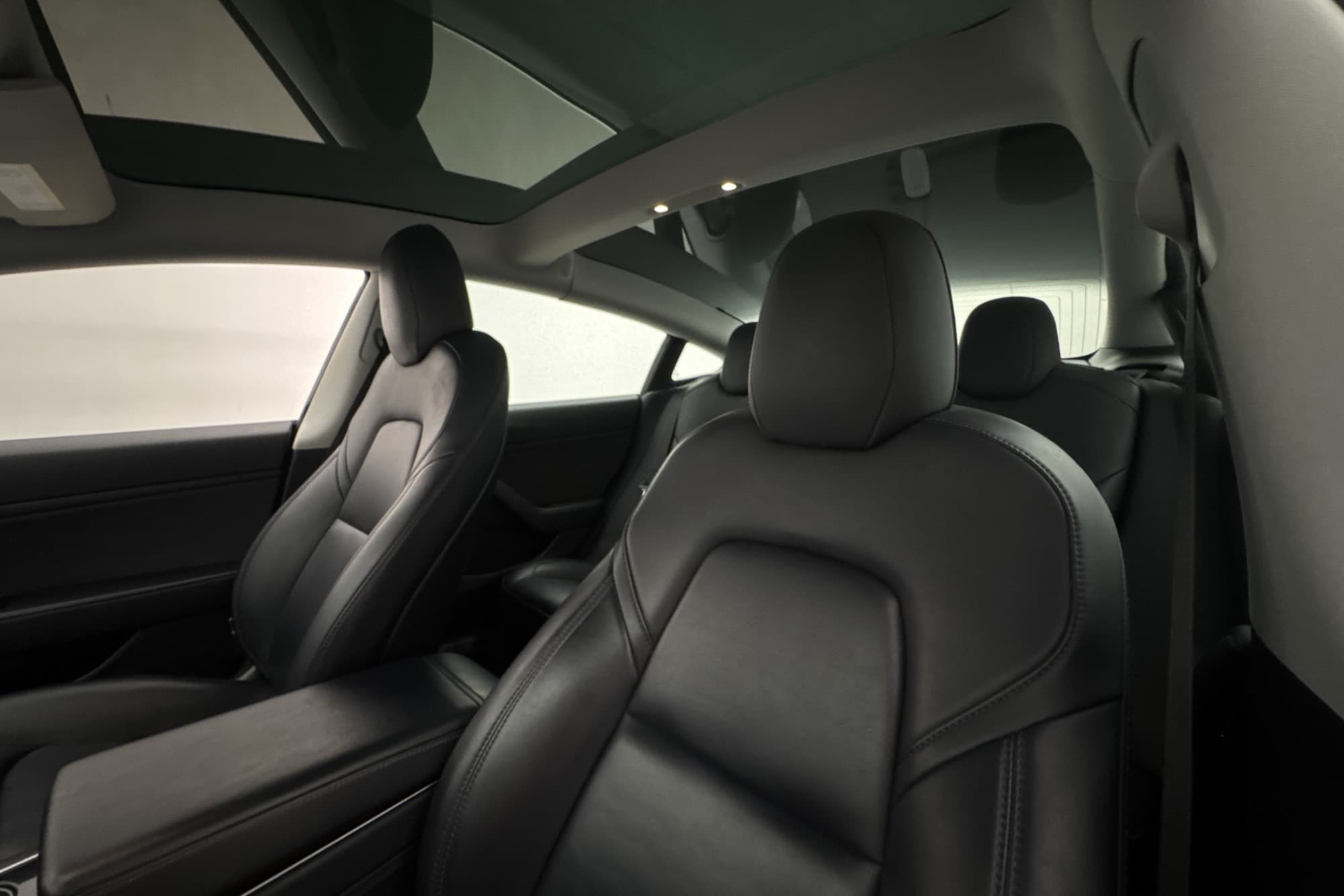 Tesla Model 3 Standard Range Plus Dragkrok Autopilot Pano