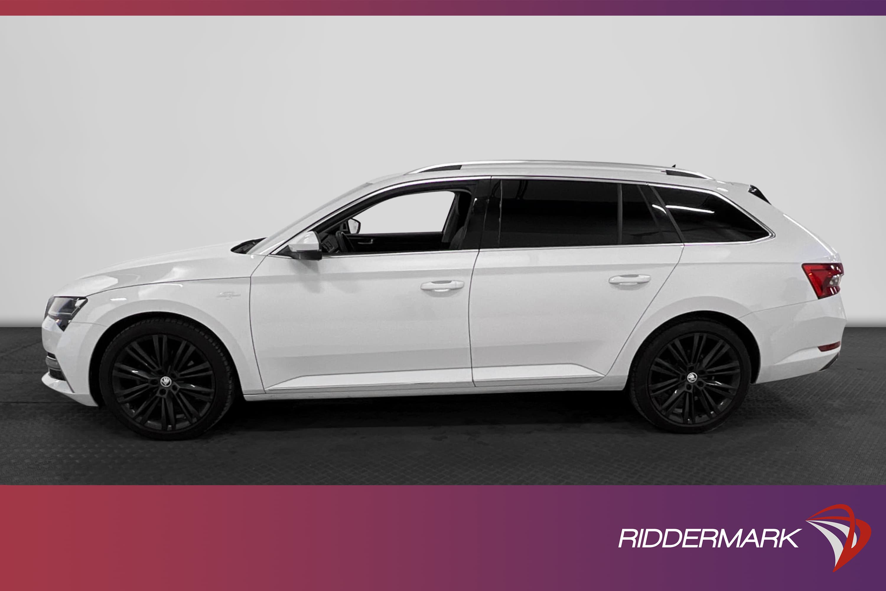 Skoda Superb iV Plug-in 218hk L&K Massage PVärm Drag Skinn