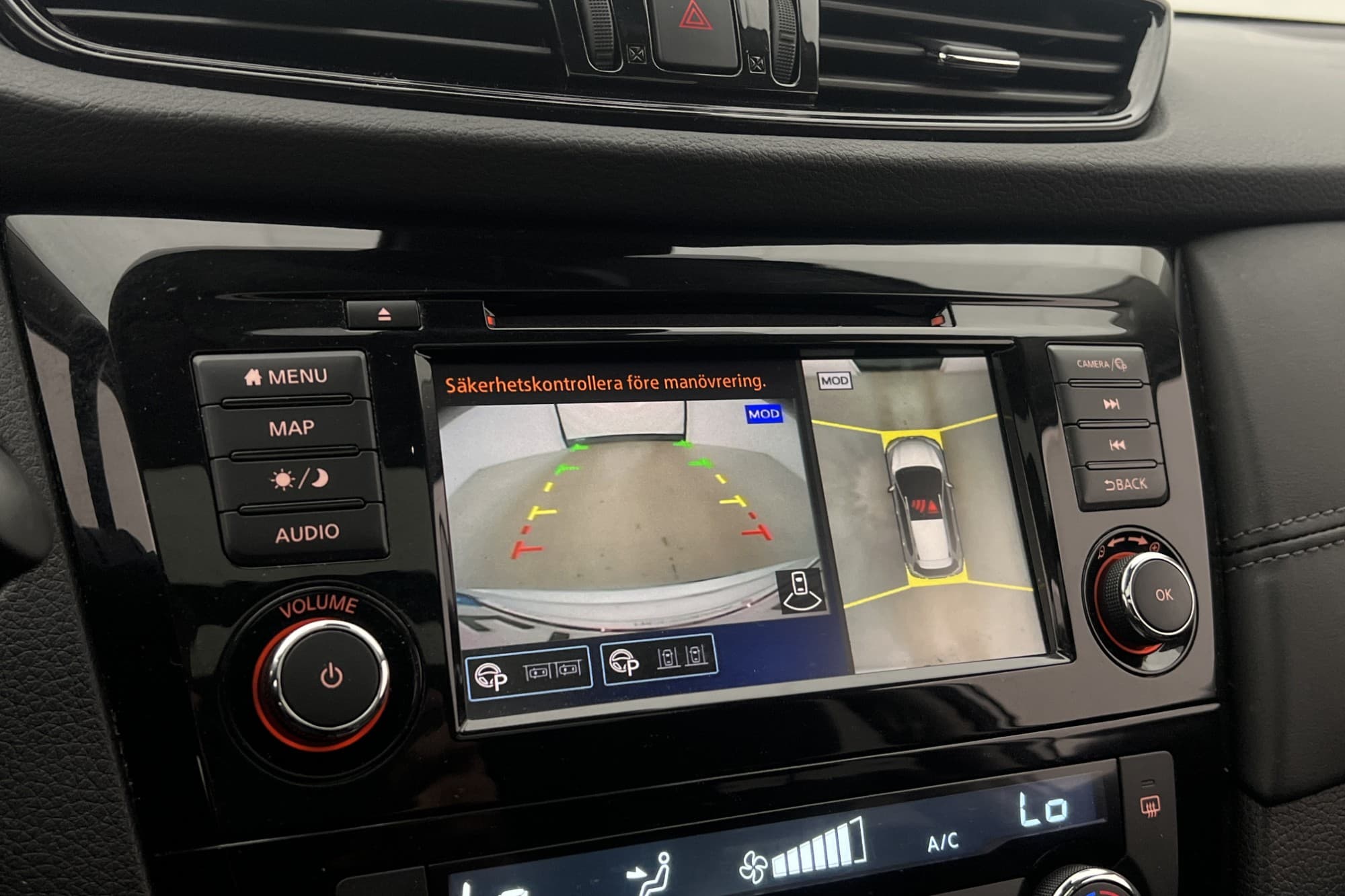 Nissan X-Trail 1.3 Tekna 7-Sits Pano 360° Skinn Rattvärme