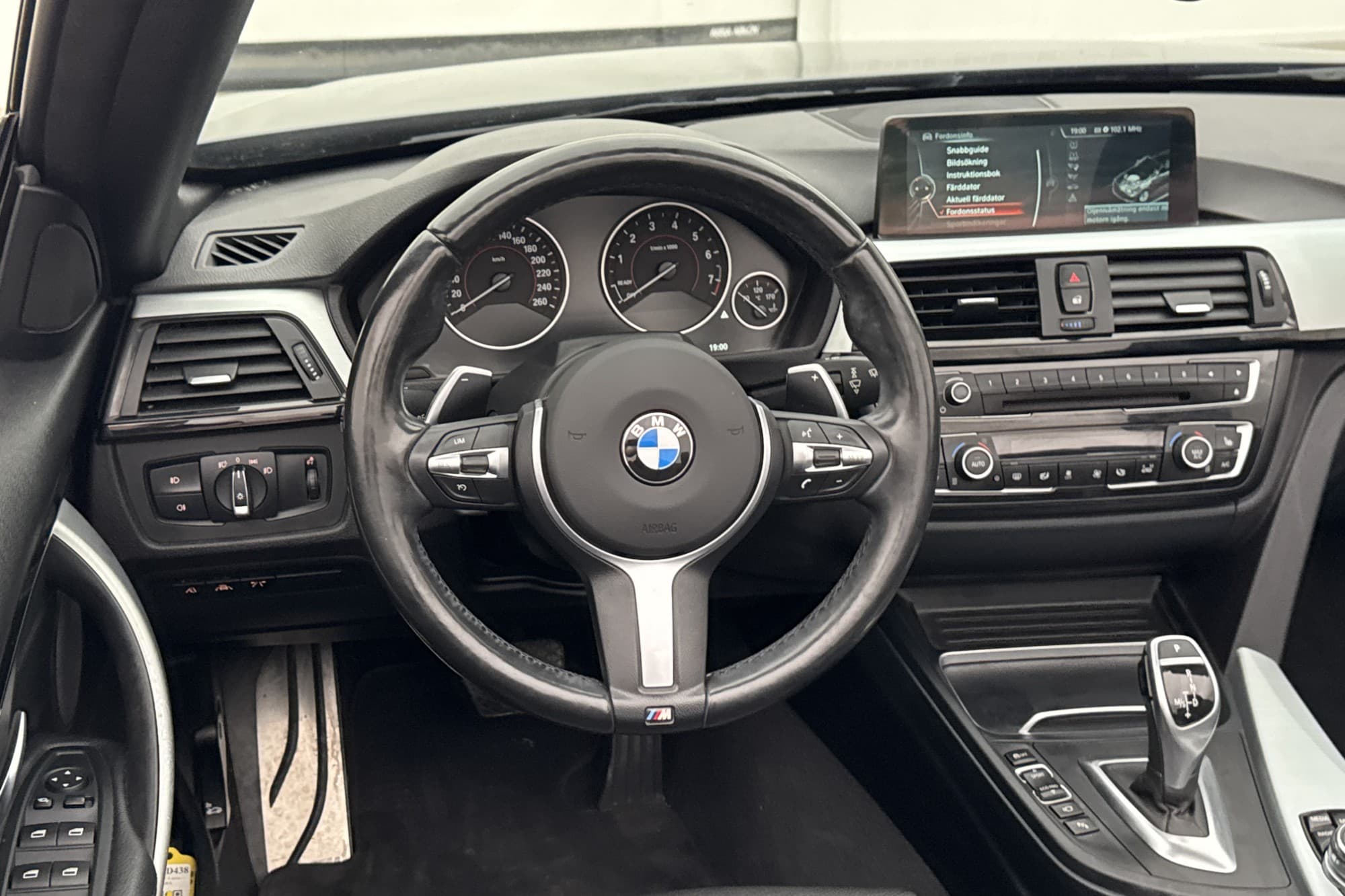 BMW 428 i Convertible 245hk M Sport Navi Kamera Skinn Drag