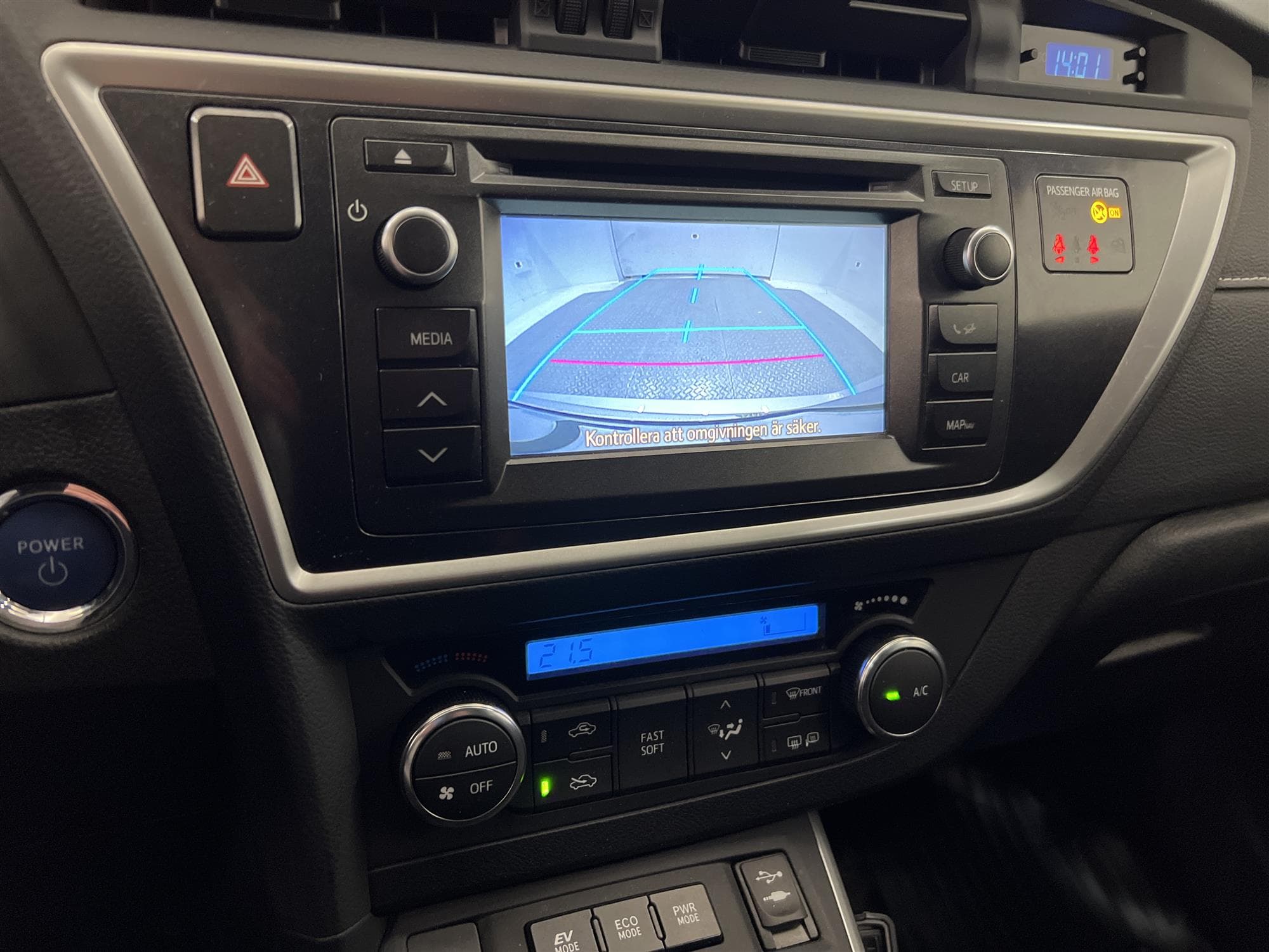 Toyota Auris Hybrid e-CVT 136hk 2 Brukare B-Kam