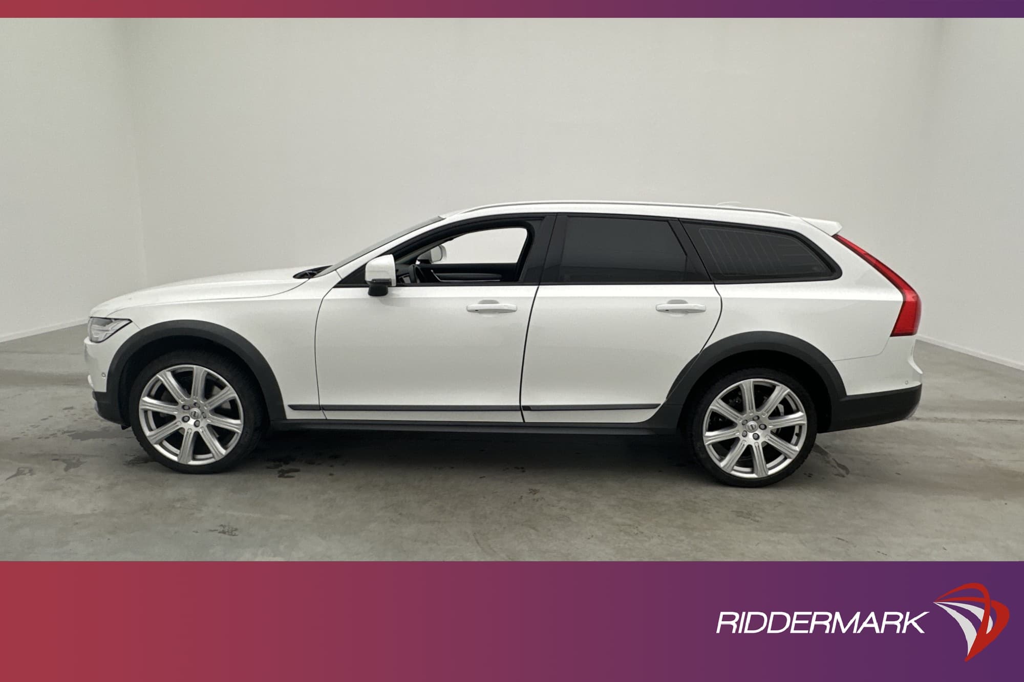 Volvo V90 Cross Country D4 Momentum Plus