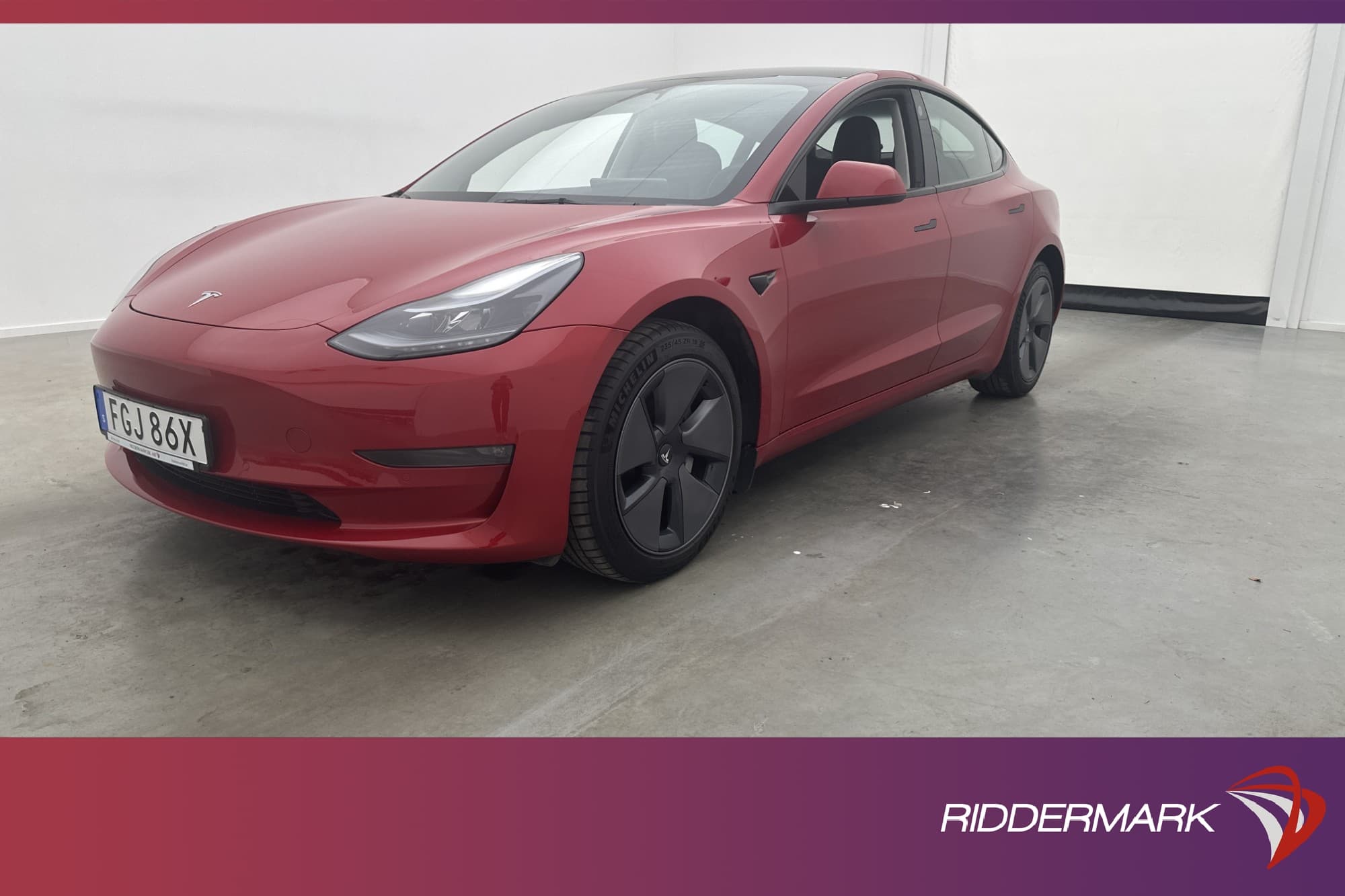 Tesla Model 3 Long Range AWD Svensksåld Autopilot Panorama