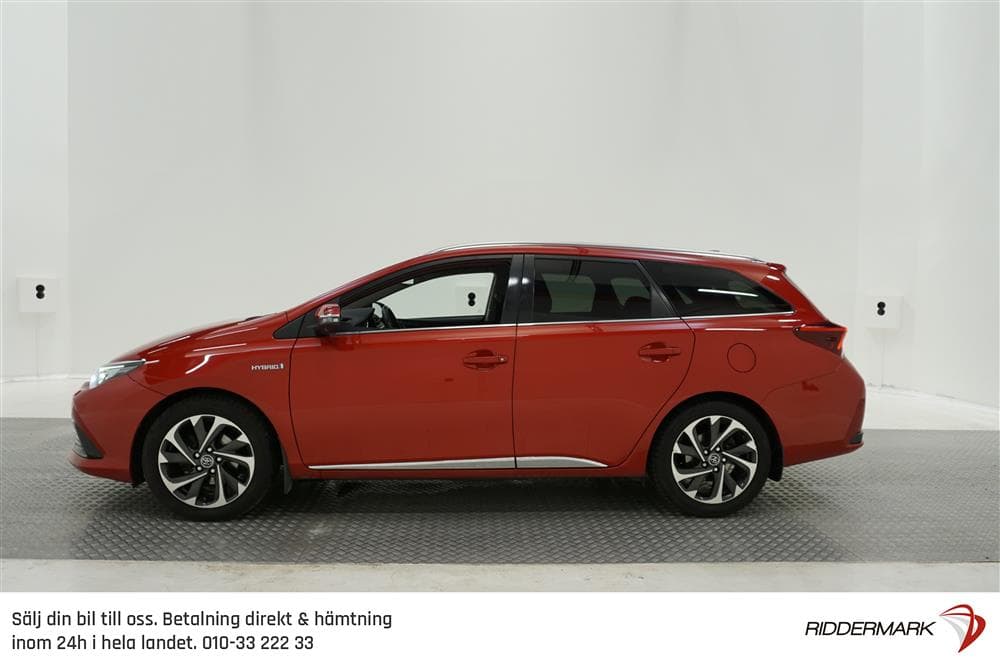 Toyota Auris 1.8 HSD Touring Sport 99hk
