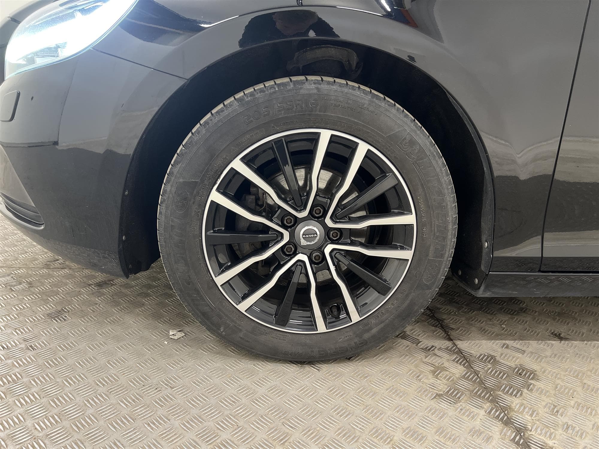 Volvo V40 D2 120hk Momentum Värmare Drag LED 0,34l/mil