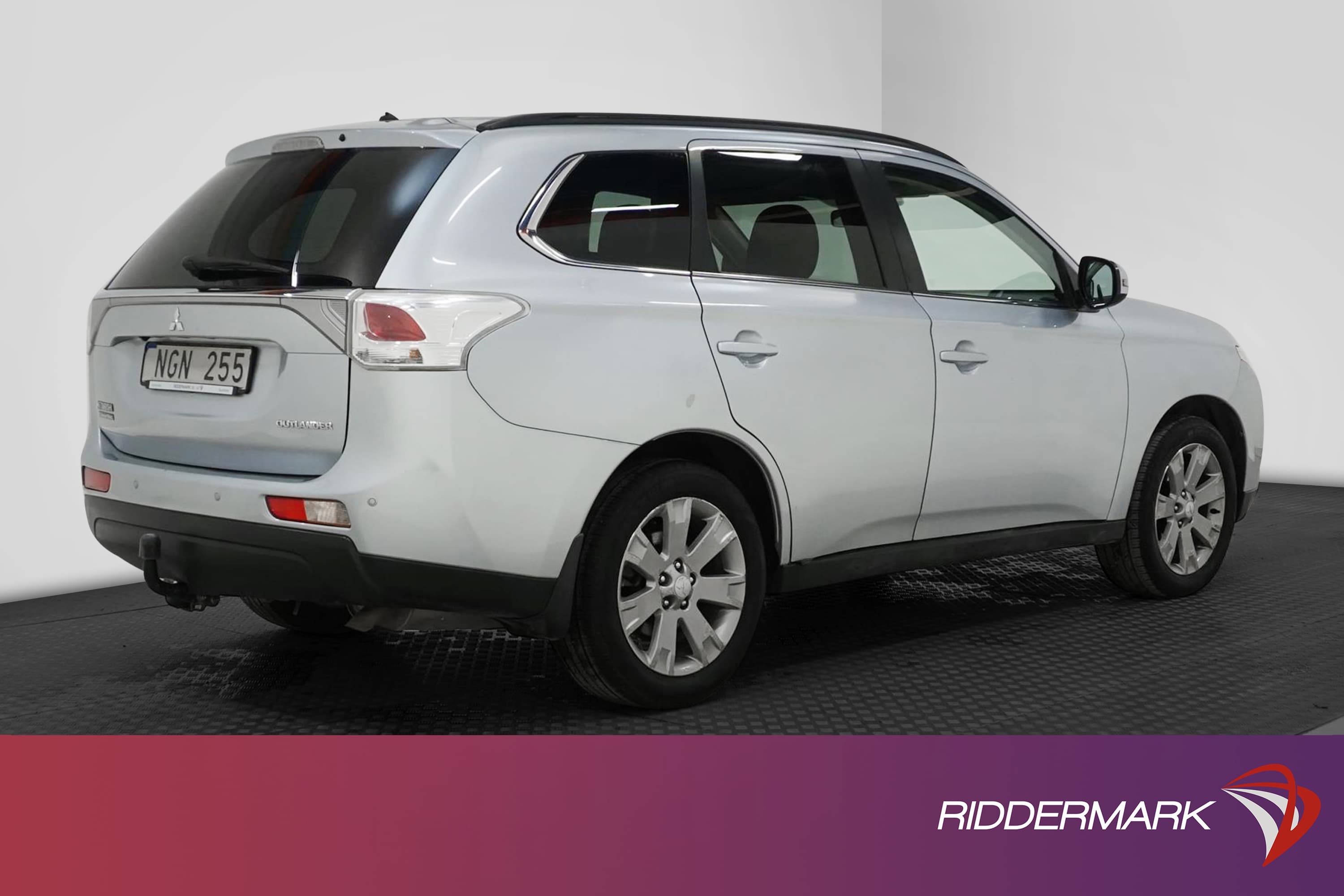 Mitsubishi Outlander 2.2 Di-D AWD M-Värm B-Kamera 0,54l/milexteriör