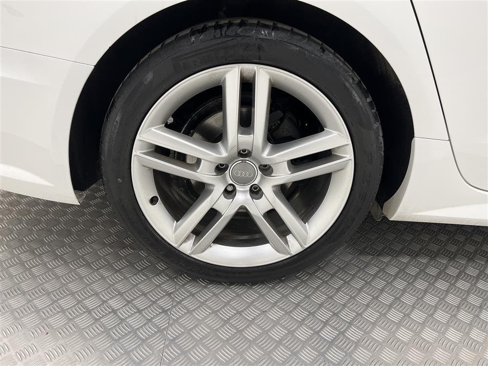 Audi A6 2.0 TDI 190hk Quattro S-Line Värmare Dragkrok Matrixinteriör