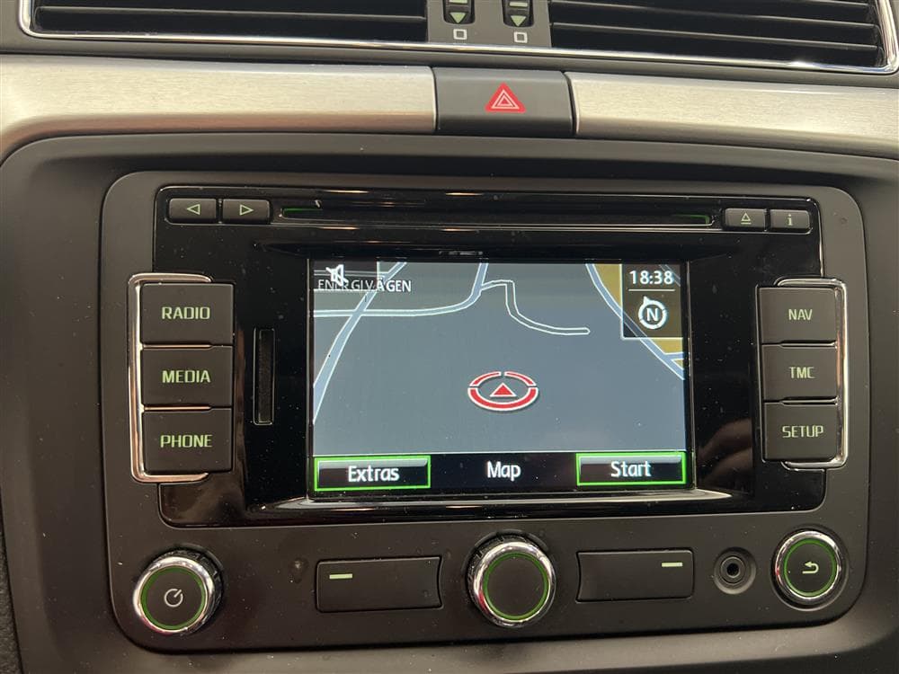 Skoda Superb 2.0 TDI 170hk Värmare Navi Drag 0,54l/milinteriör