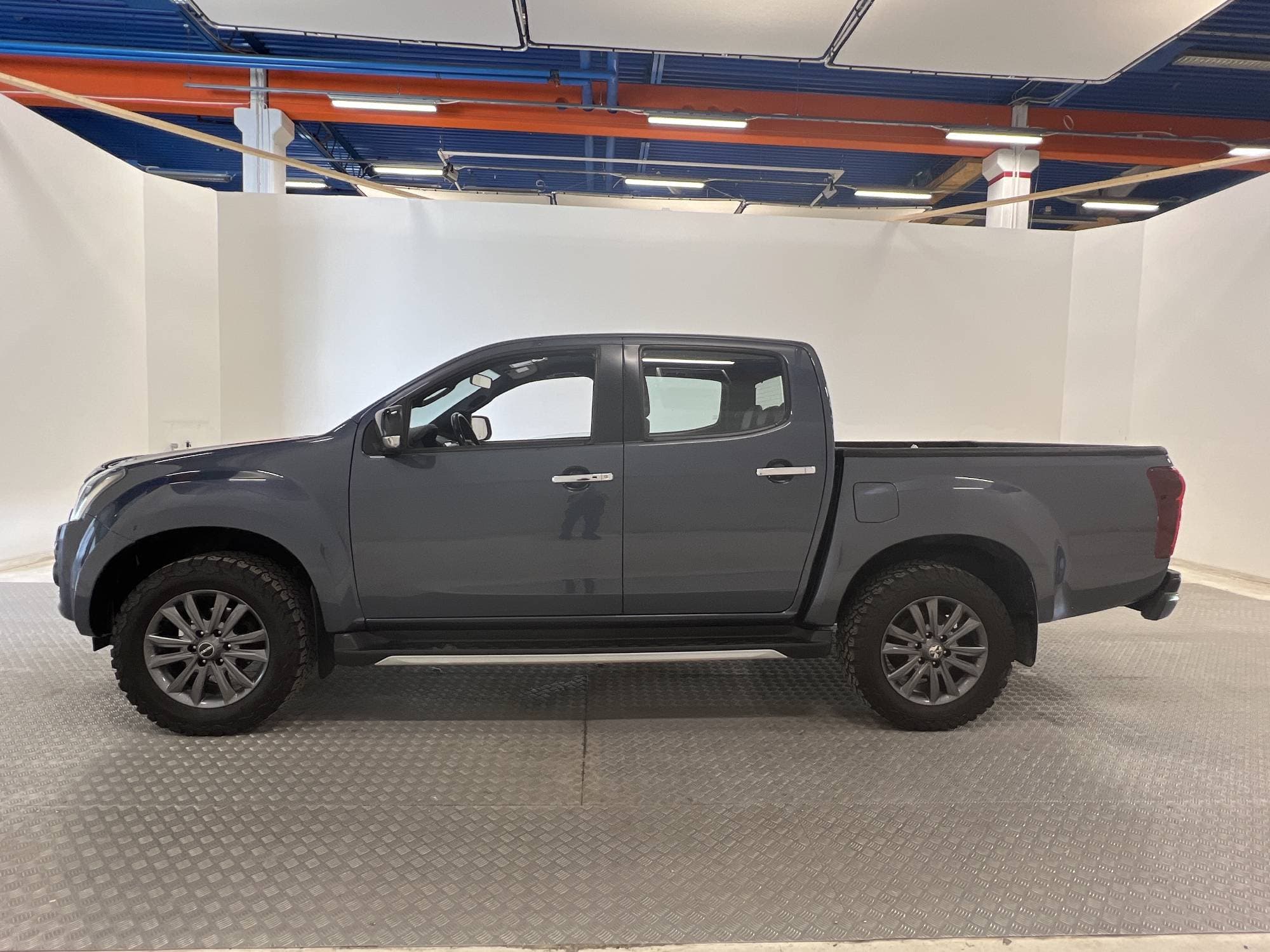 Isuzu D-Max 1.9 4WD Automat Värmare Dragkrok B-Kamera Moms