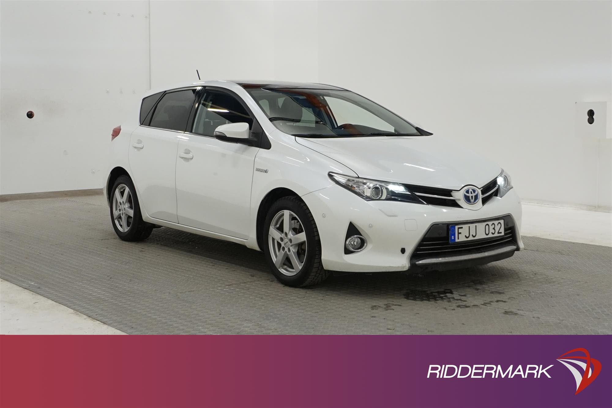 Toyota  Auris Hybrid e-CVT 136hk  M-Värm Pano Navi B-Kamera