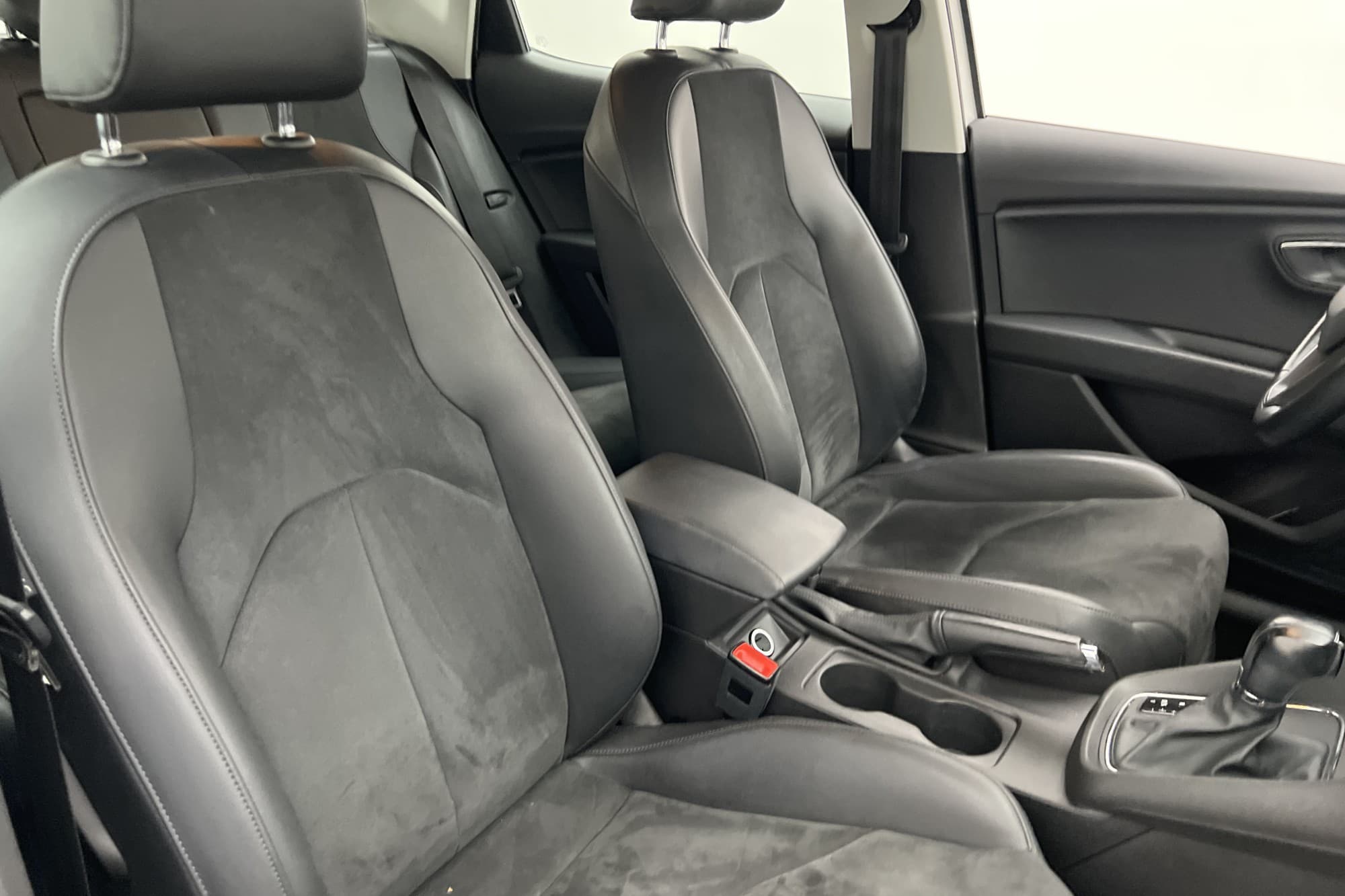 SEAT Leon 1.2 TSI 110hk Style CarPlay Sensorer Låg skatt