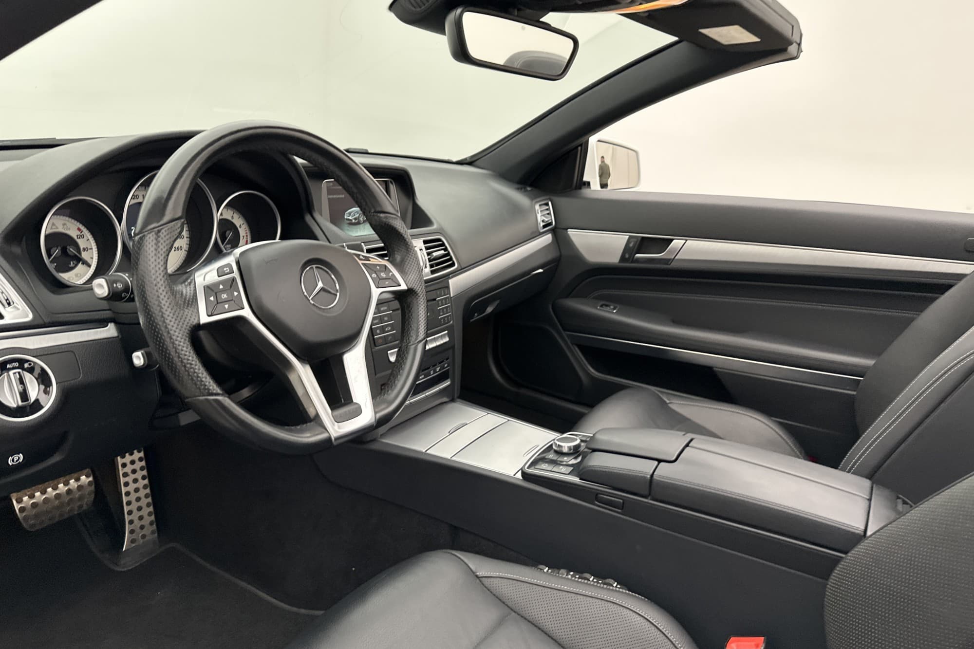 Mercedes-Benz E 250 Cabriolet AMG Kamera Skinn Navi Sensorer