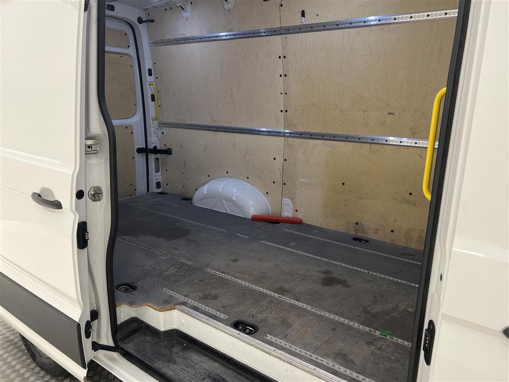 Volkswagen Crafter 2.0 TDI 4M 177hk L2h2 Diff Värmare Moms  interiör