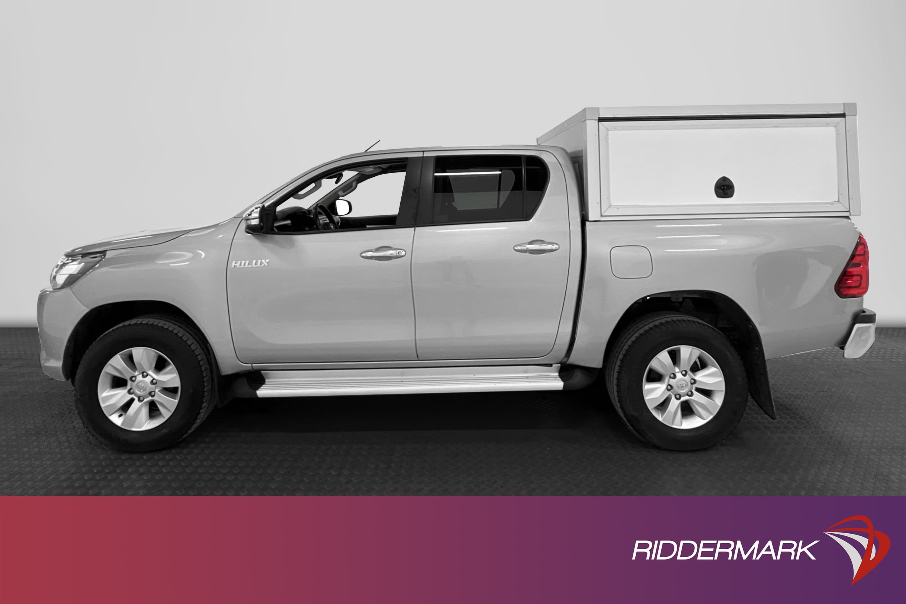 Toyota Hilux 2.4 Automat AWD Kamera Drag Påbyggnad Moms