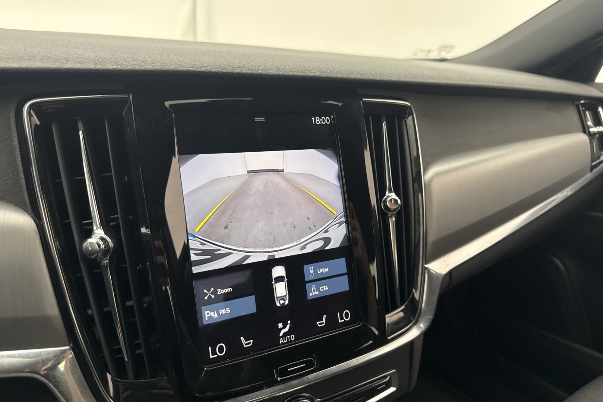 Volvo S90 T4 Advanced VOC Värmare Kamera Navi CarPlay BLIS