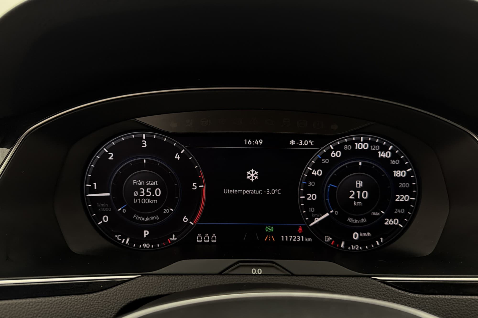 Volkswagen Passat 190hk 4M R-Line Värm Cockpit Kamera Drag