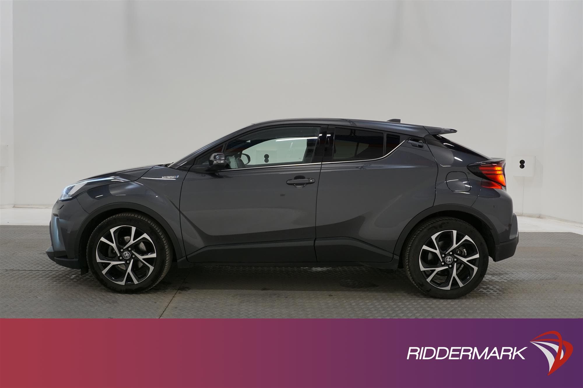 Toyota C-HR Hybrid CVT 122hk