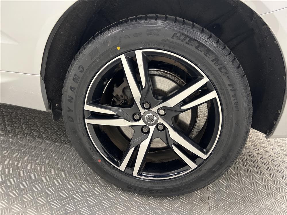 Volvo XC60 T8 AWD TwEn 407hk R-Design Pano Drag Backkamerainteriör