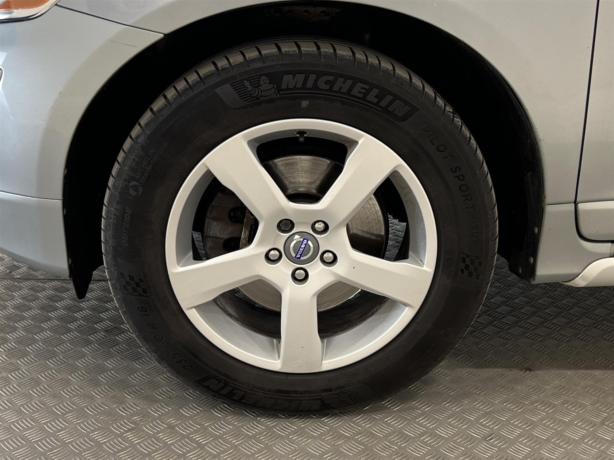 Volvo XC60 D4 AWD 163hk R Design Voc D-Värm Pano Navi BLIS