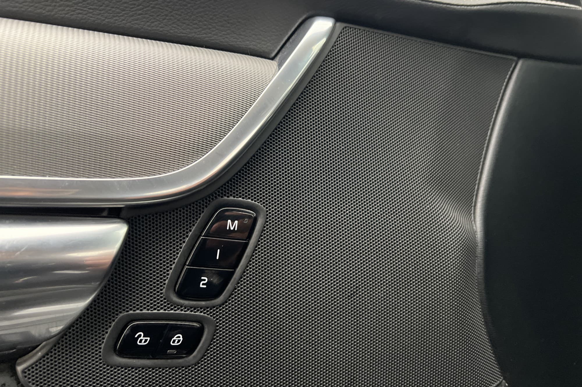 Volvo V90 T4 190hk R-Design VOC Värm CarPlay Kamera Navi