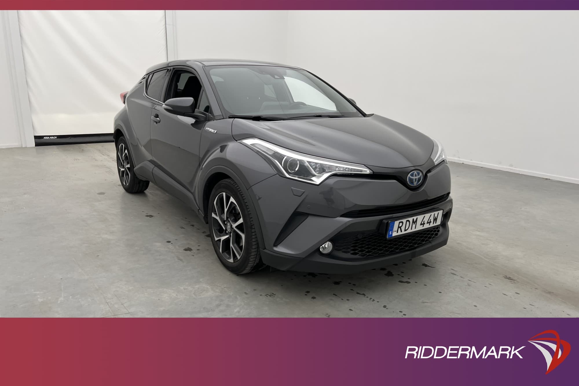 Toyota C-HR Hybrid 122hk