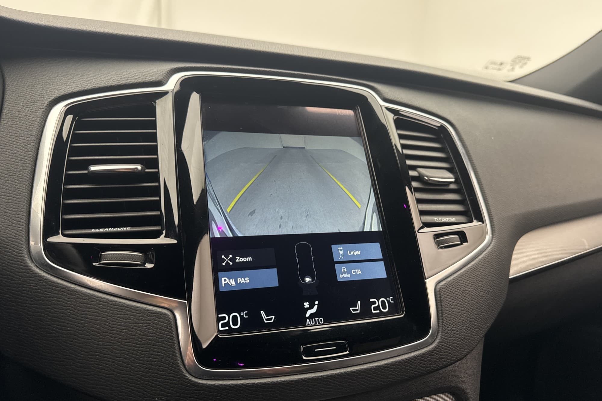 Volvo XC90 D5 AWD 225hk Inscription VOC Värm Kamera 4-Zons