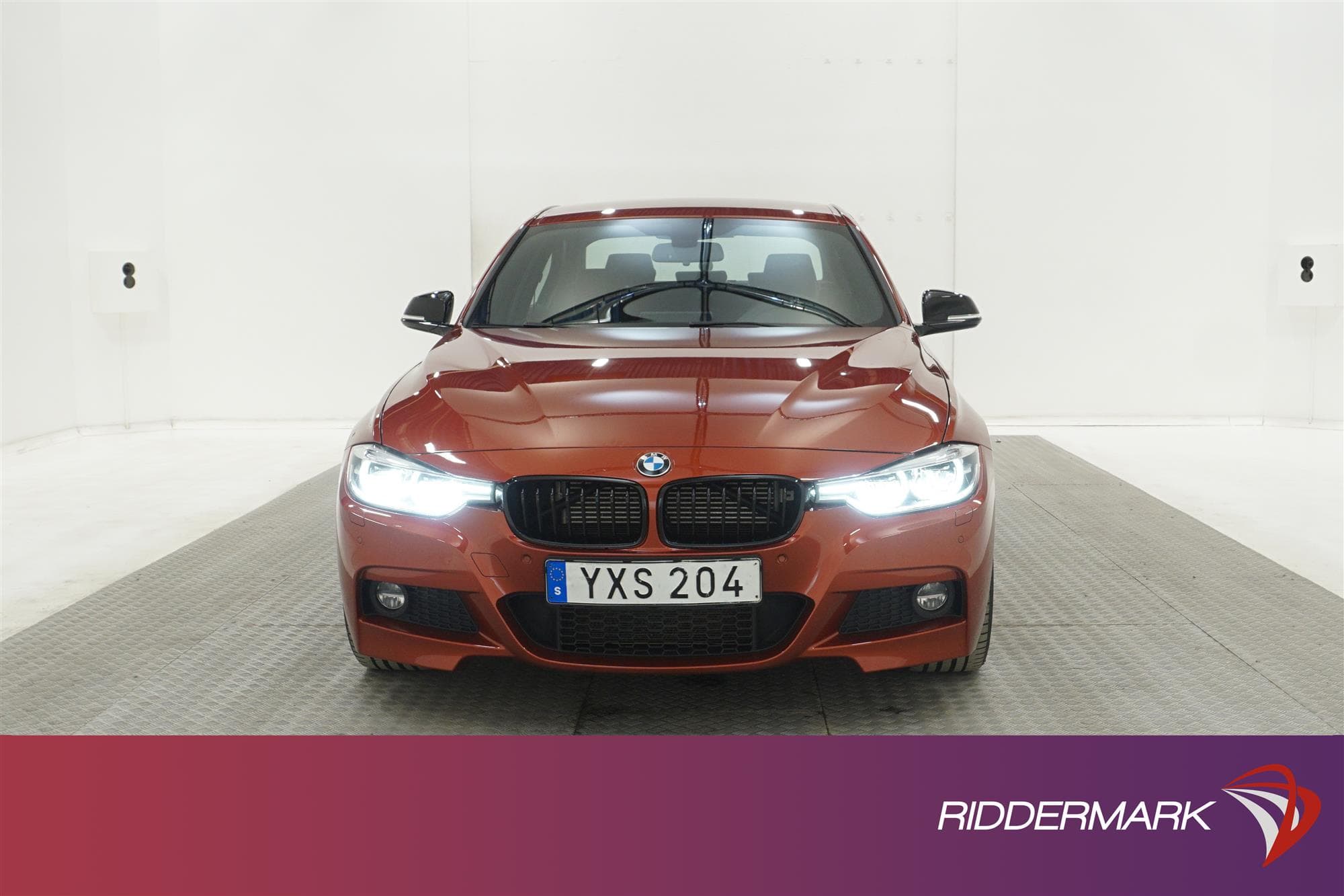 BMW 330e sedan 252hk