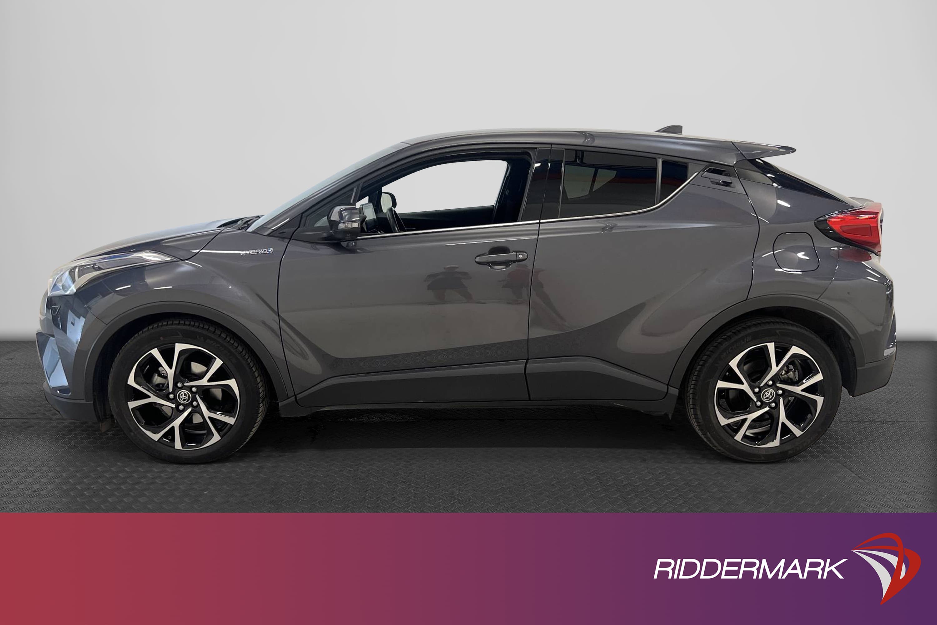 Toyota C-HR Hybrid CVT 122hk B-Kamera