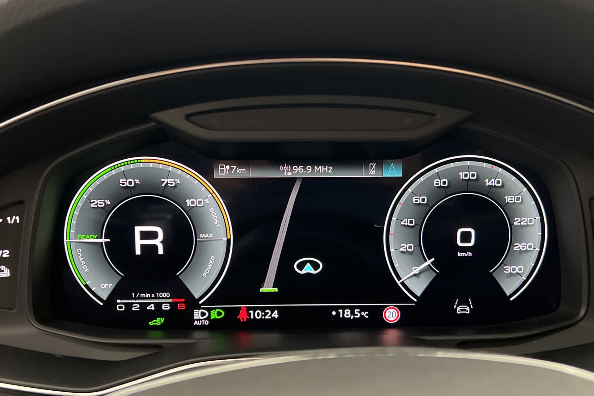 Audi A6 55 TFSI e Quattro S-Line Cockpit Sensorer Navi Drag