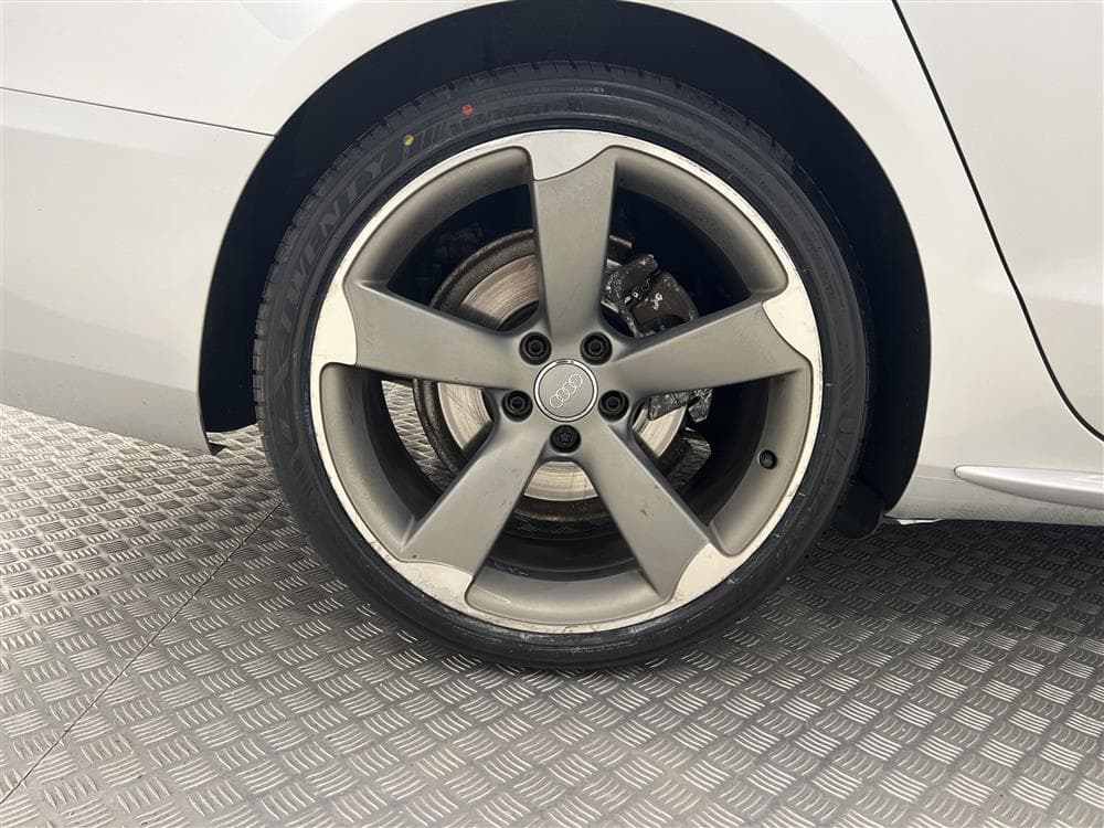 Audi A5 3.0 TDI Q 245hk S-Line B&O Navi B-Kam Svart optikinteriör