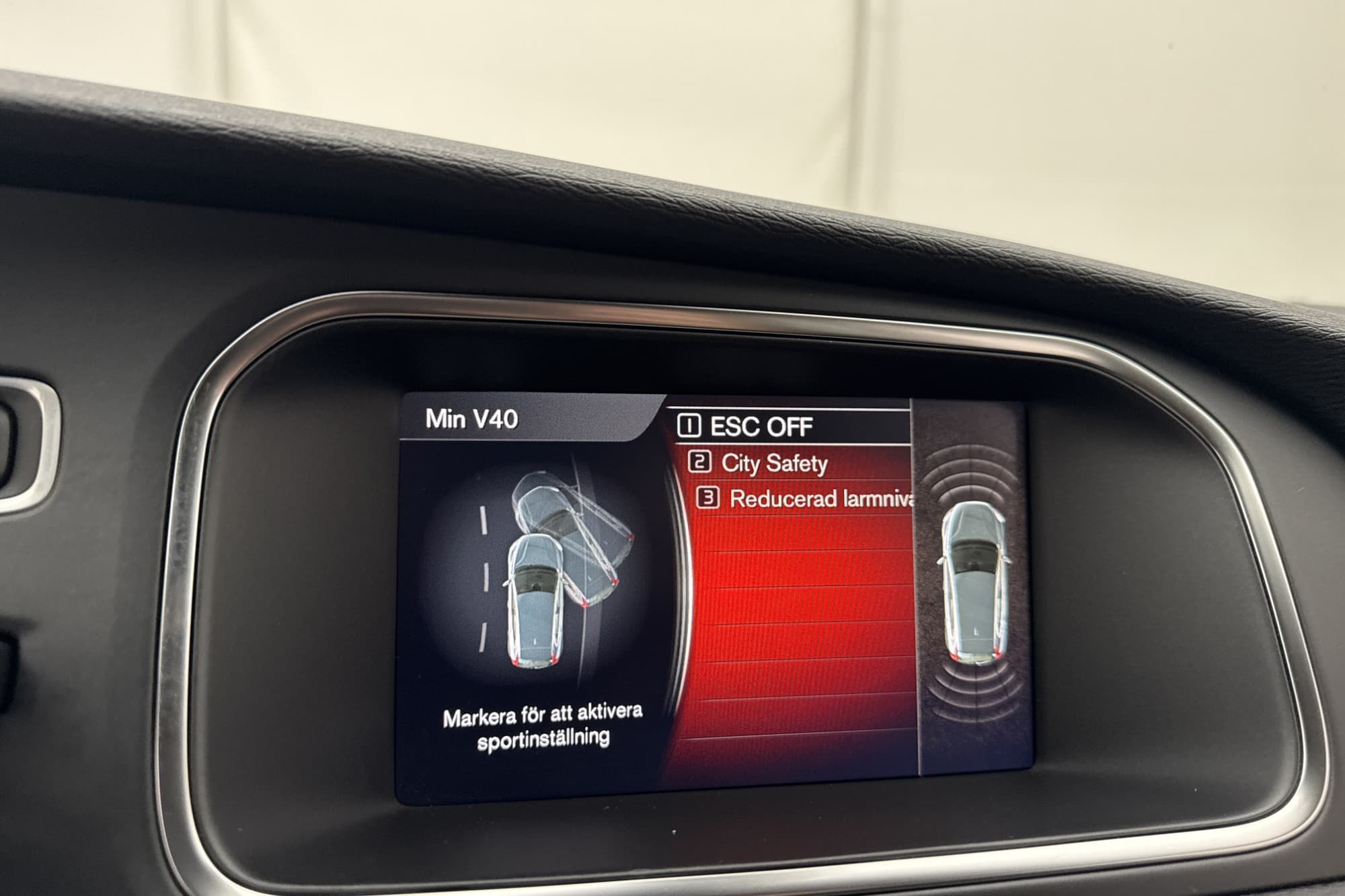 Volvo V40 T3 152hk Momentum Värmare P-Sensorer Farthållare