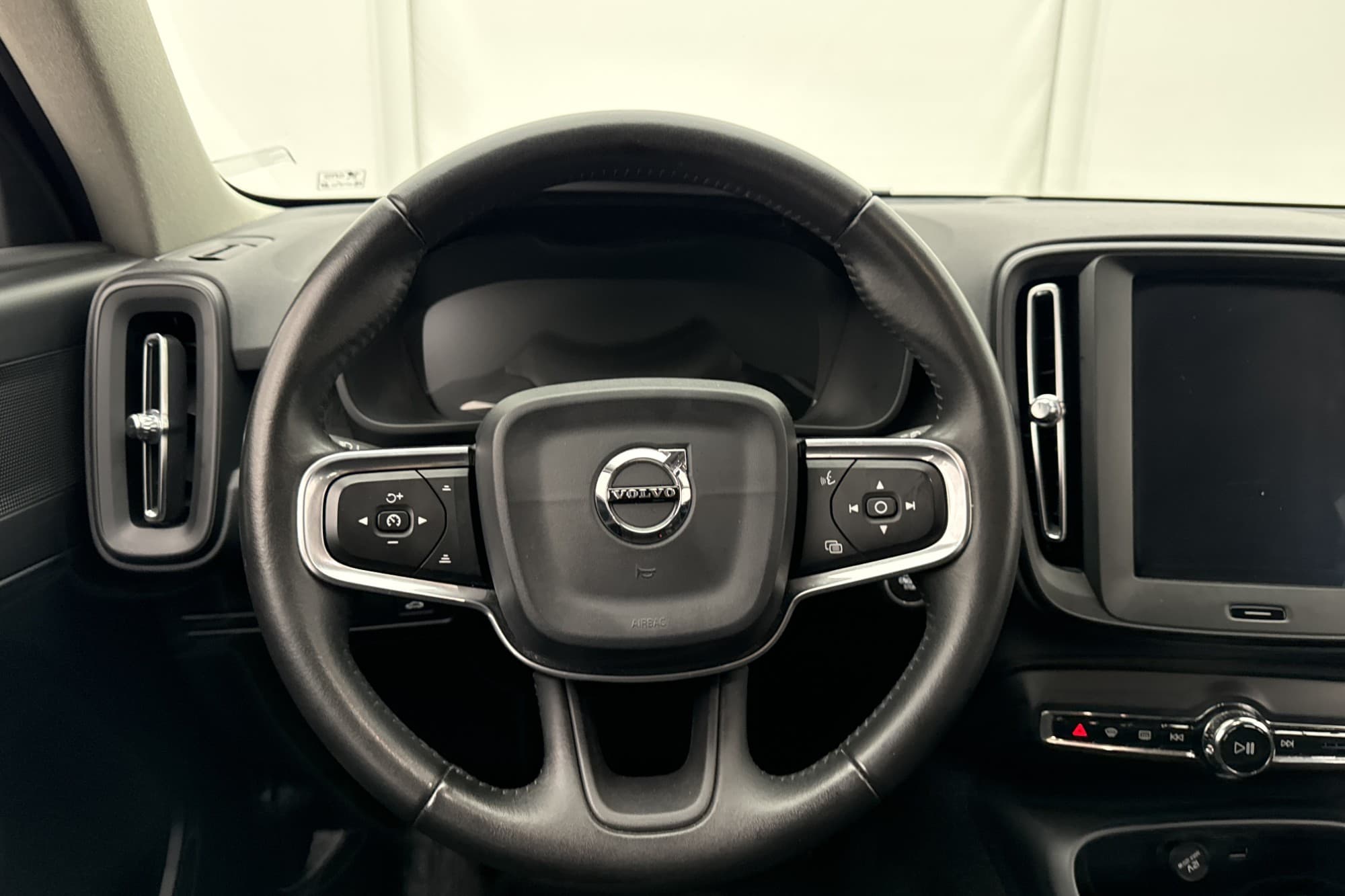 Volvo XC40 D3 Business MOMS Dubbelkommando D-Värm Sensorer
