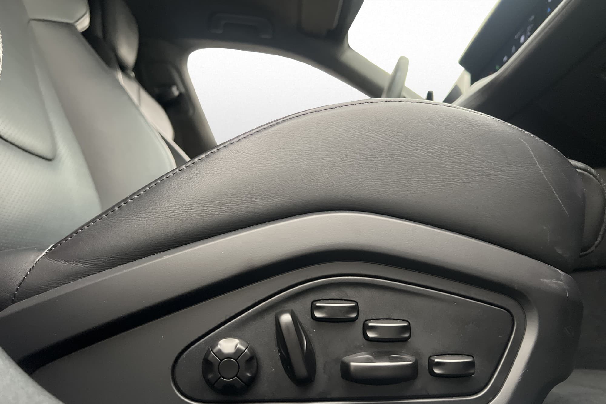 Porsche Taycan Turbo DD 625hk Chrono Luftfjädr BOSE 18-Vägs