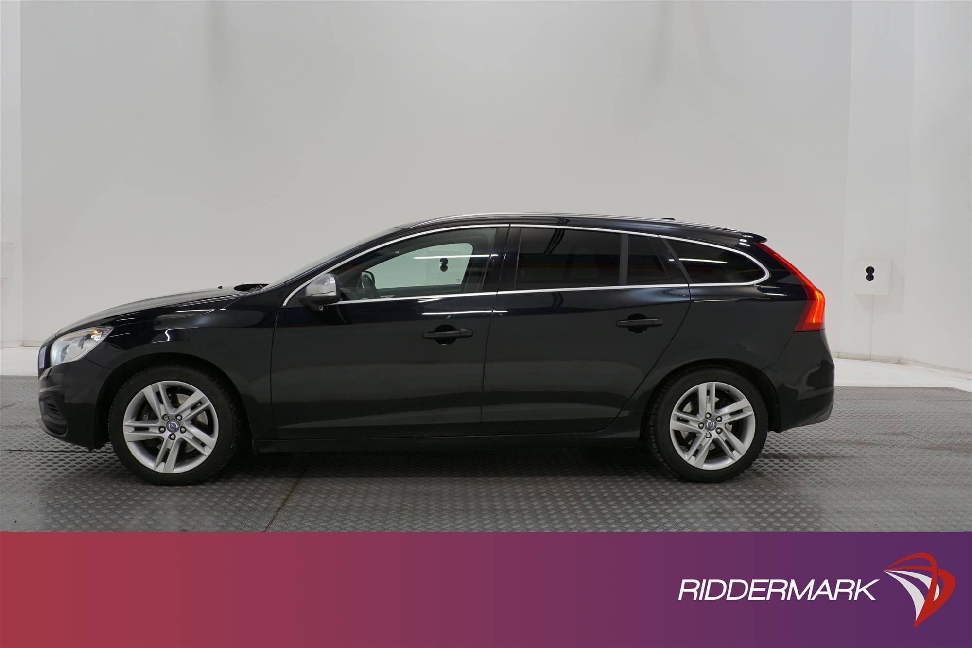 Volvo V60 D5 AWD 230 hk R-Design
