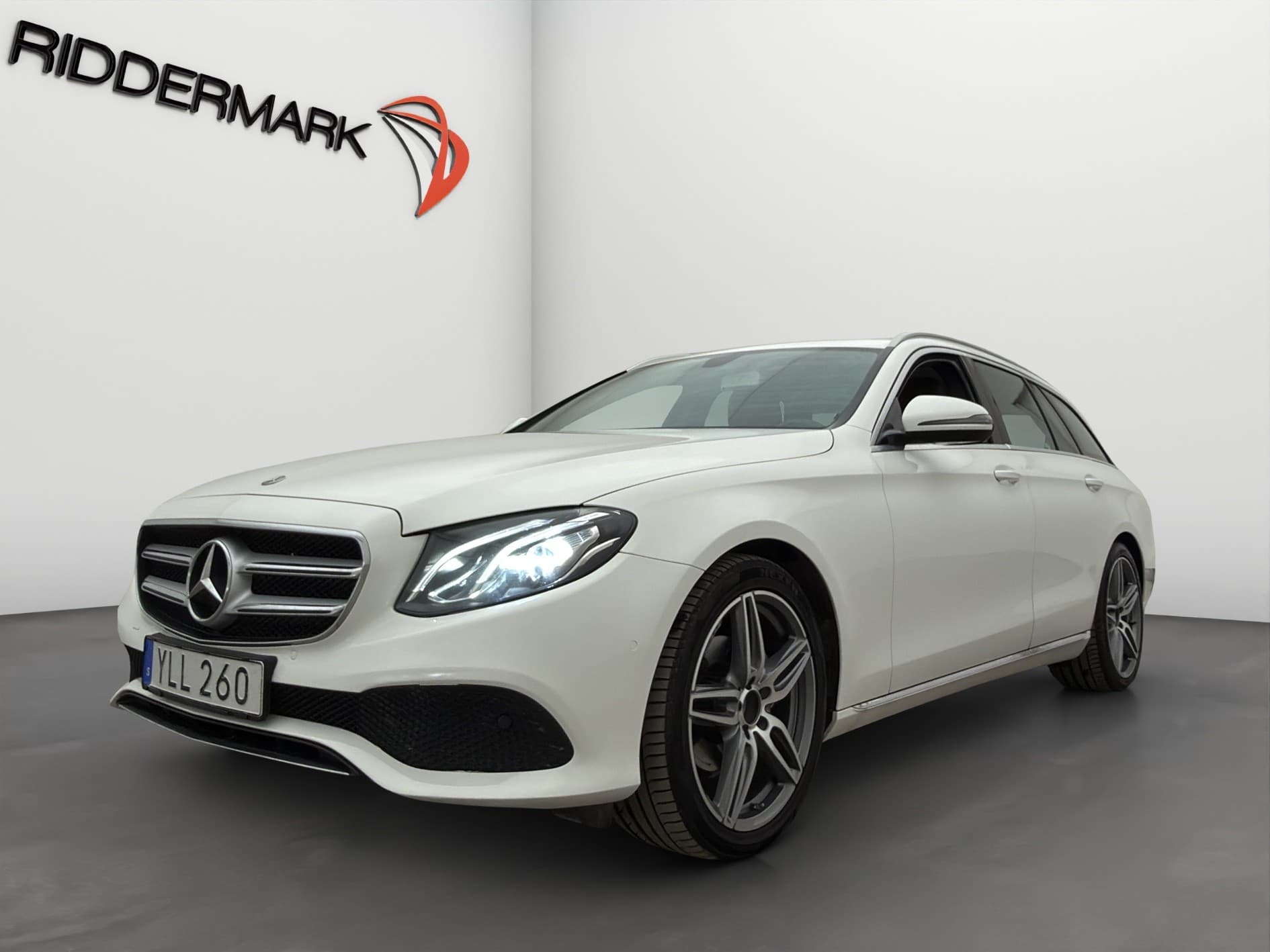 Mercedes-Benz E220 d T 194hk 2 Brukare Kamera Navi Sensorer