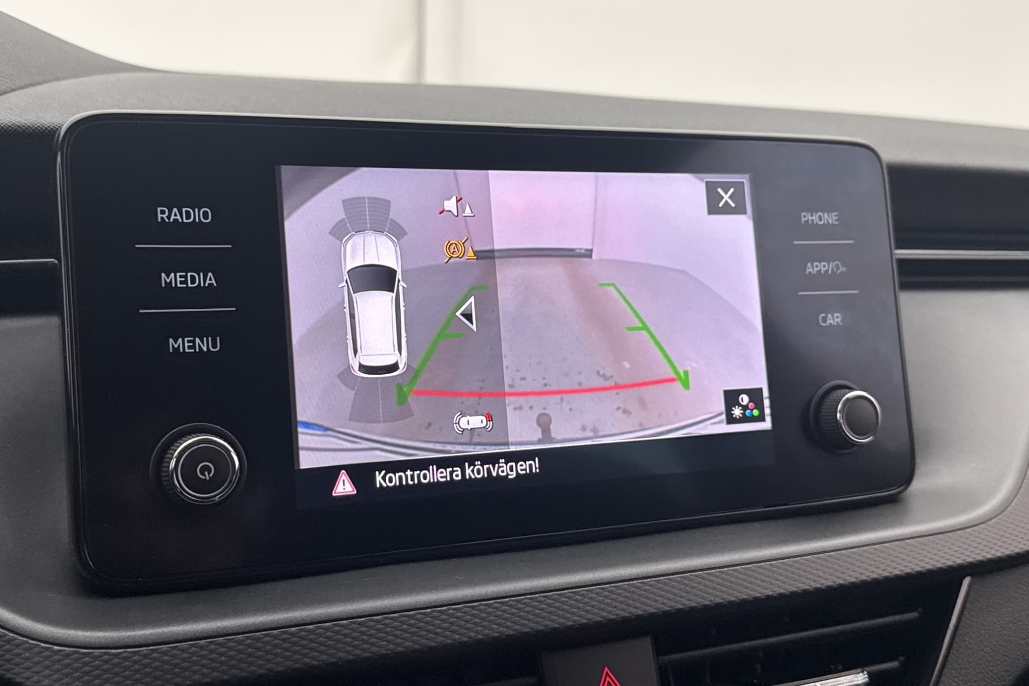 Skoda Kamiq TSI 110hk Ambition Kamera CarPlay Adap-Fart Drag