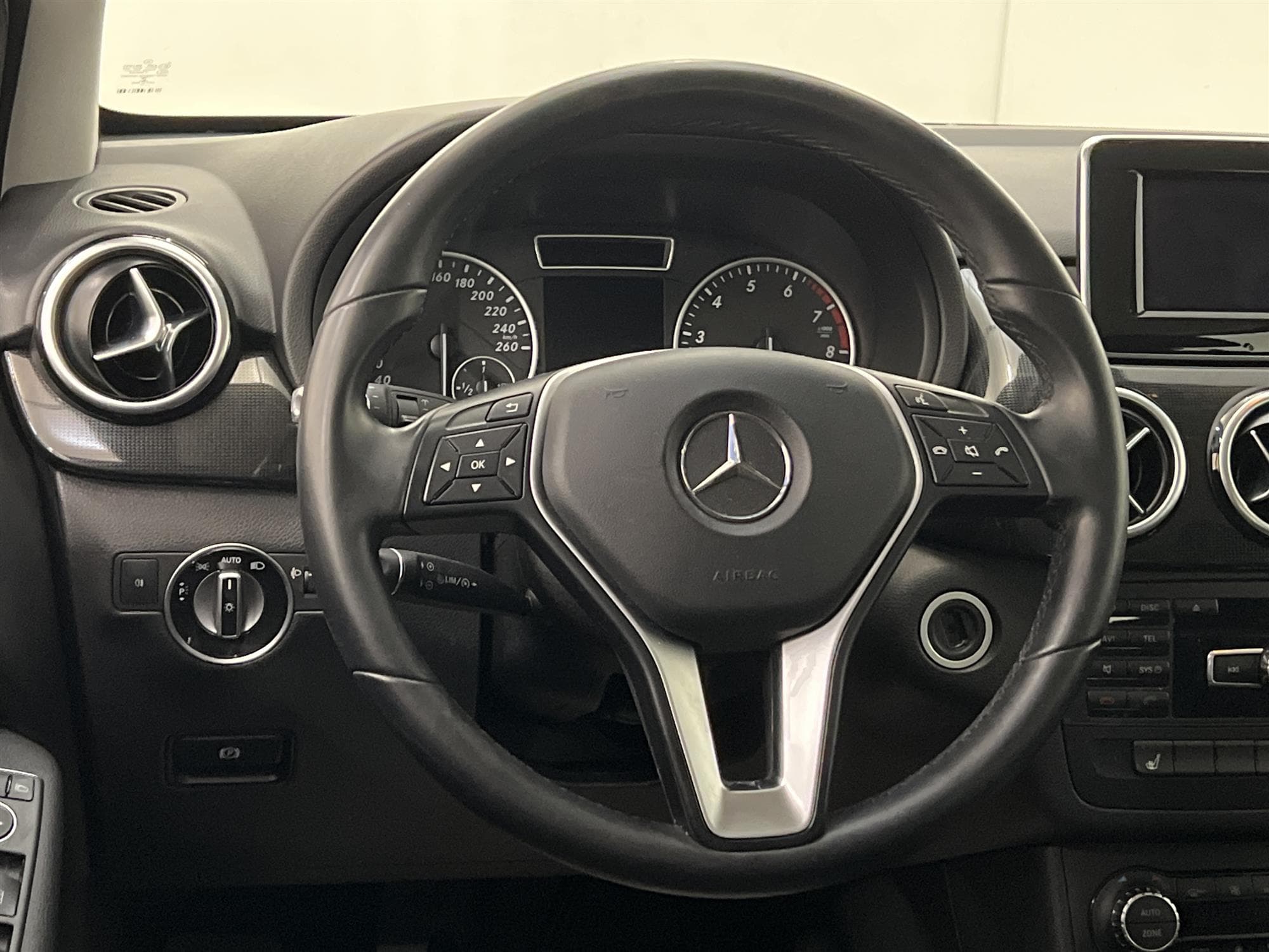 Mercedes-Benz  B 180  122hk Navigator Låg Skatt 0,47L/mil