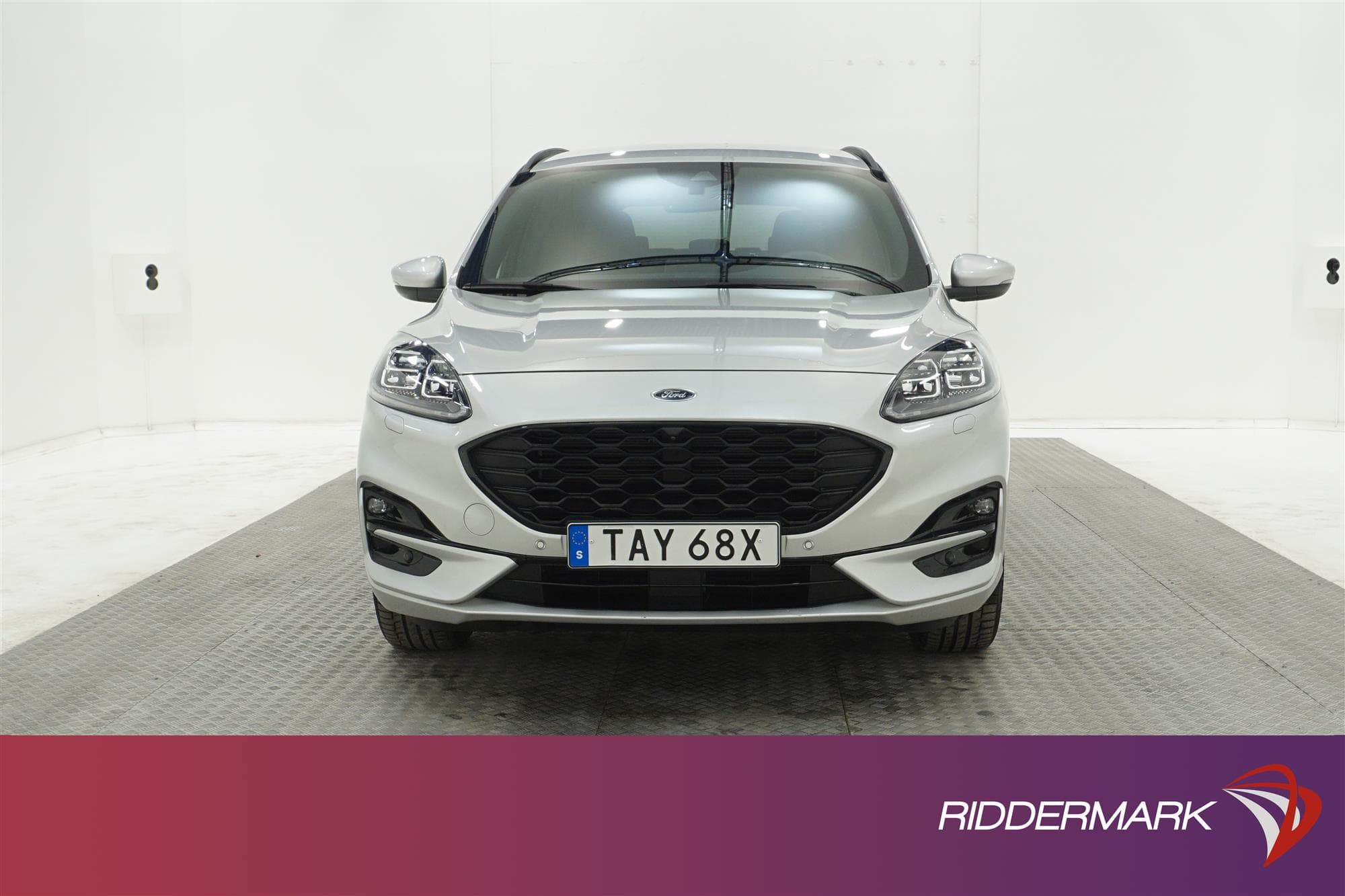 Ford Kuga Plug-In 225hk ST-Line B&O Backkamera Moms