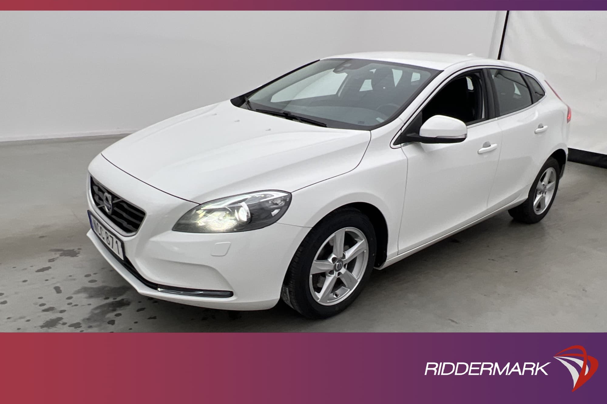 Volvo V40 D2 120hk Momentum VOC Värmare Navi Farthållare