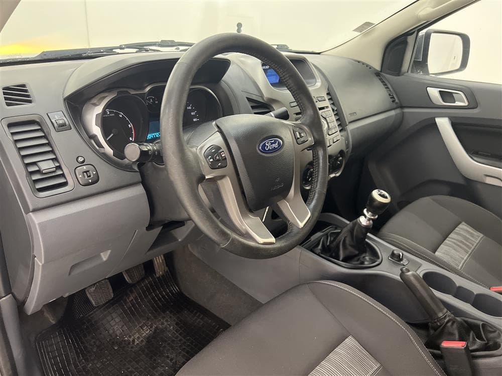 Ford Ranger SuperCab 2.2 TDCi 4WD Dragkrok Kåpa Full Moms interiör