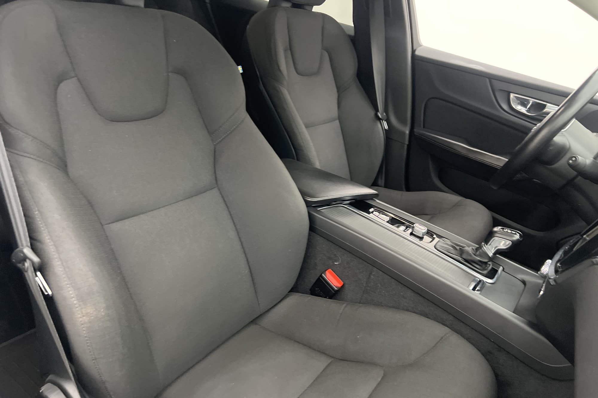 Volvo V60 D4 190hk Momentum Adv VOC D-Värm Kamera BLIS Drag