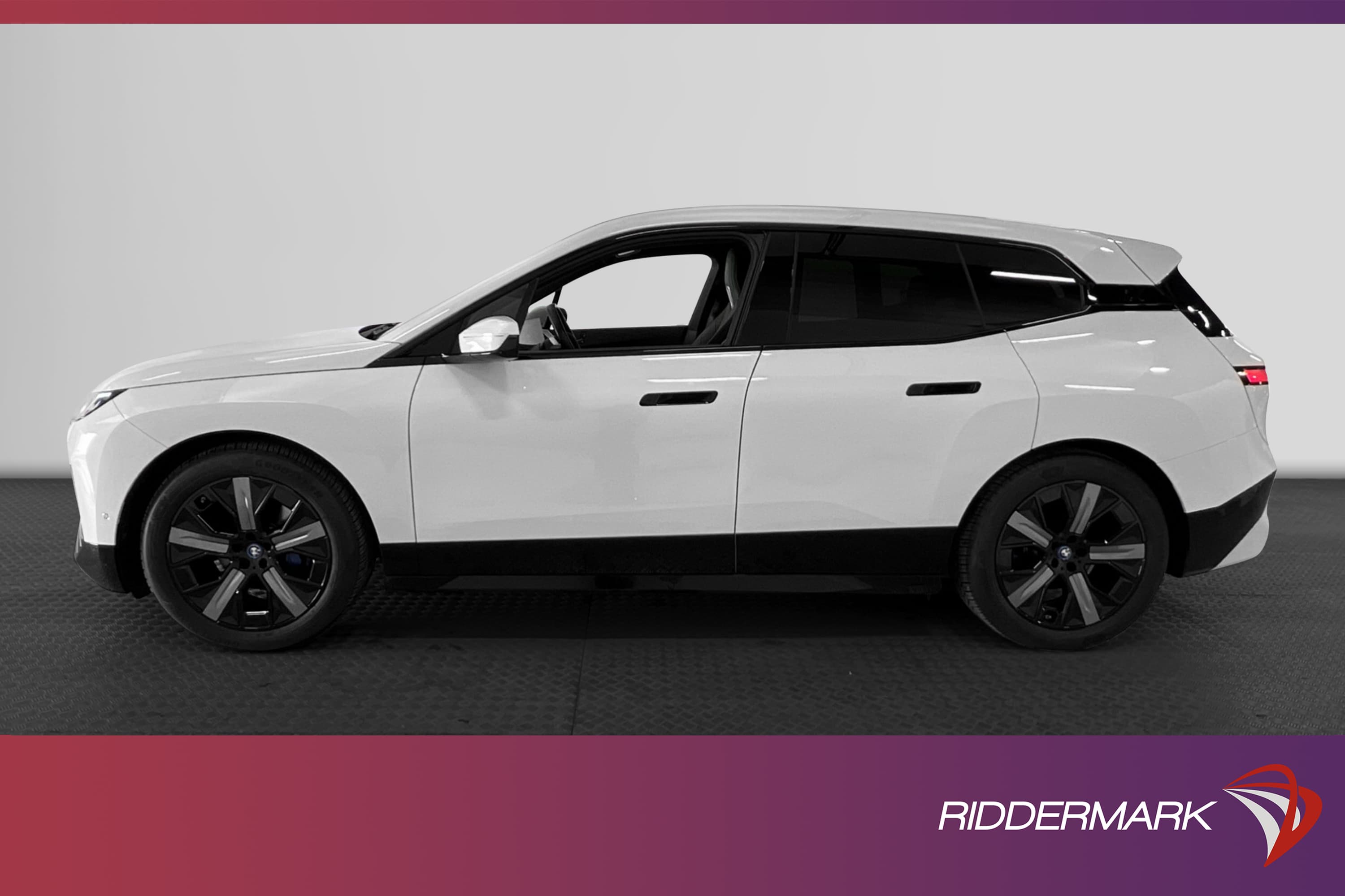 BMW iX xDrive40 326hk