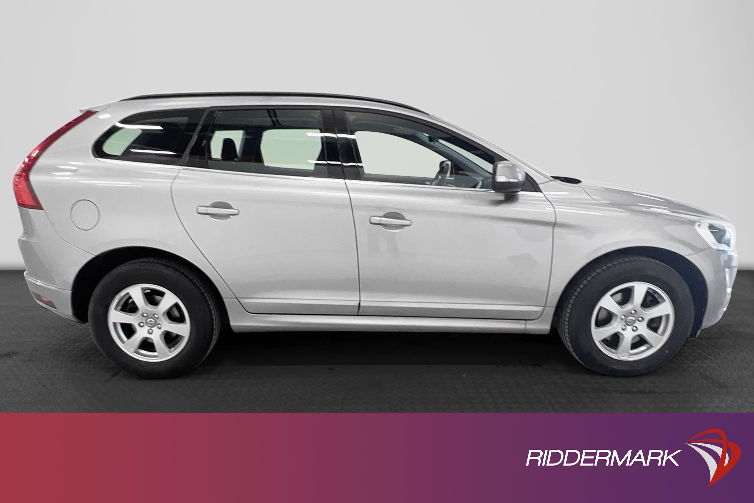 Volvo  XC60 D4 AWD 181hk Voc Pano Navi D-Värm Drag PDC 