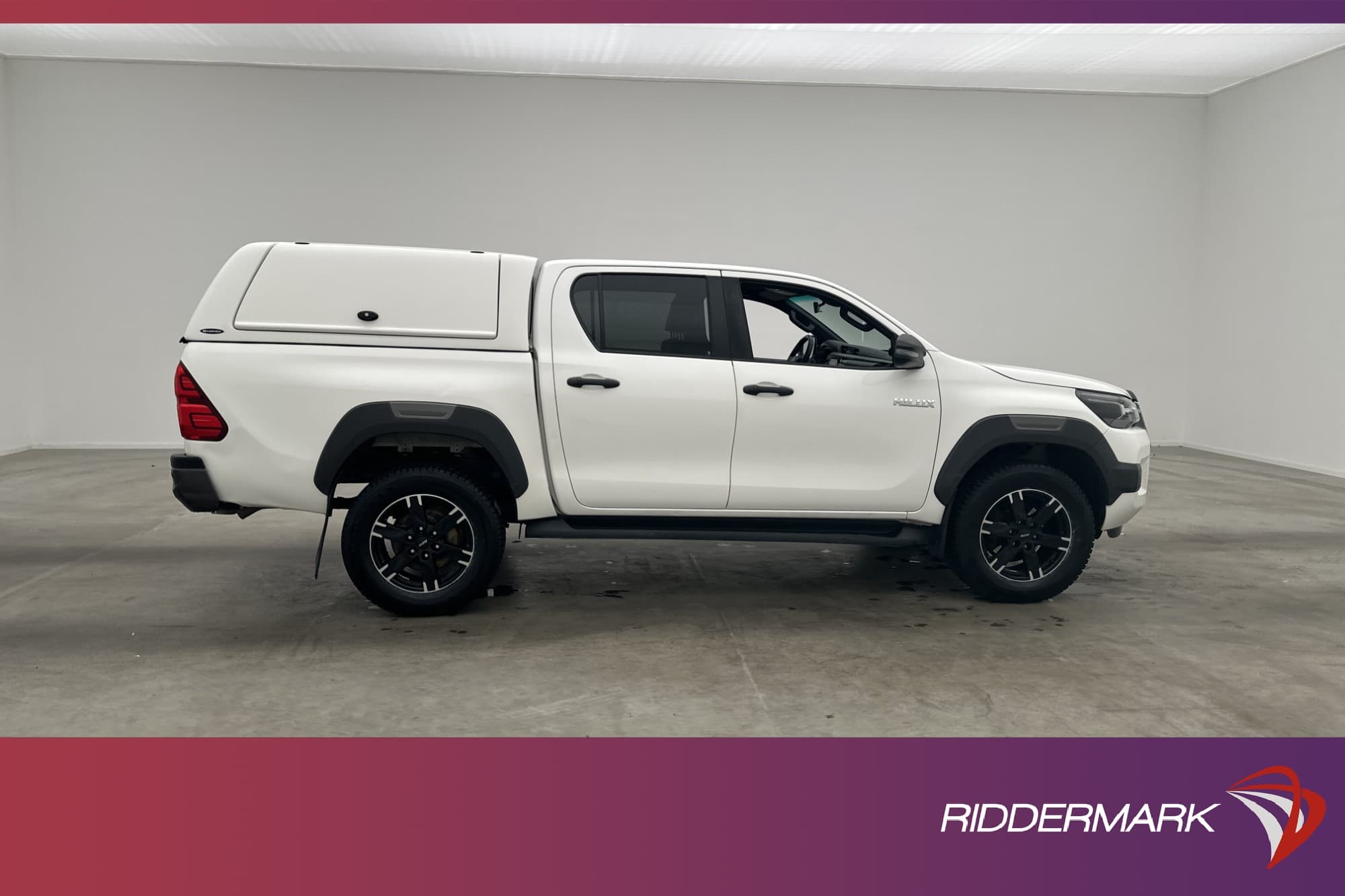 Toyota Hilux Invincible 2.8 4WD