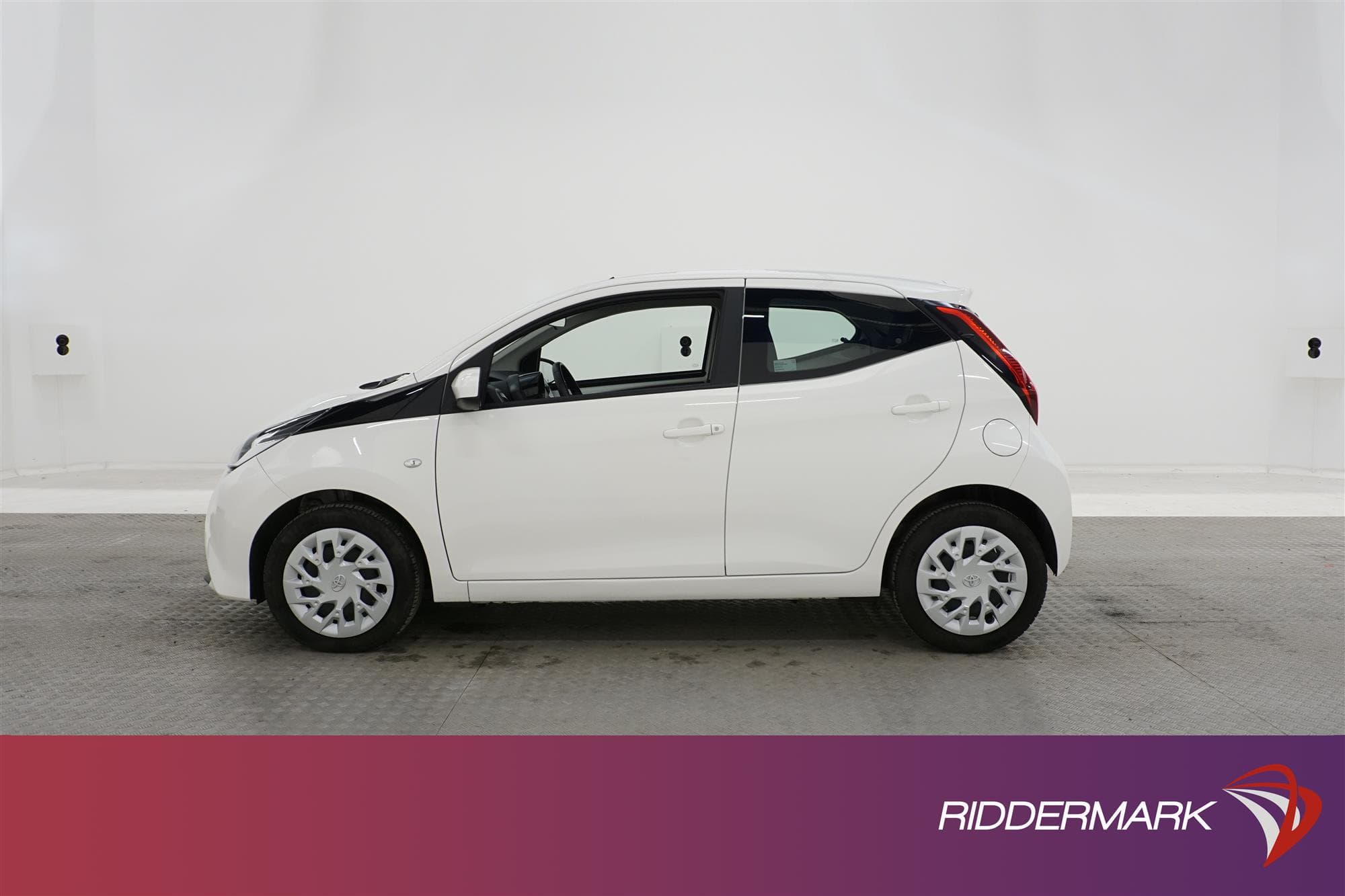 Toyota Aygo 1.0 72hk B-Kamera L-Assist Låg Skatt 0,41L/mil