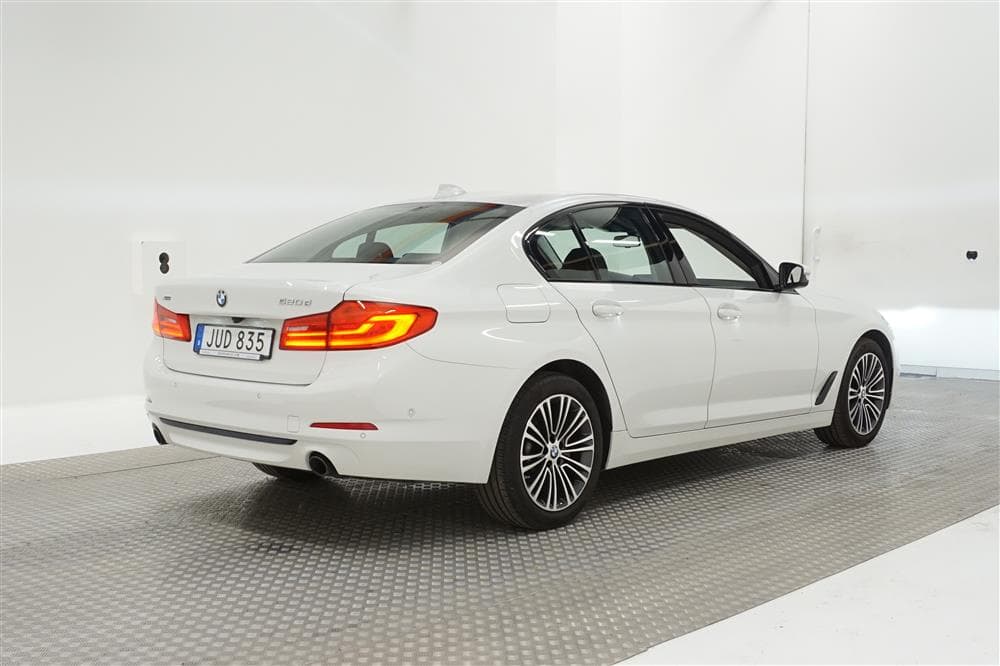 BMW 520d xDrive 190hk Sportline Navi B-kam LÅGSKATTexteriör
