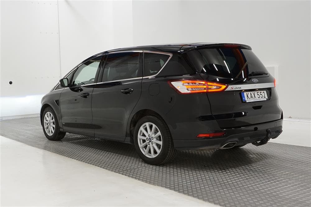 Ford S-MAX 2.0 TDCi AWD 180hk 7-Sits Titanium D-värm Panoexteriör