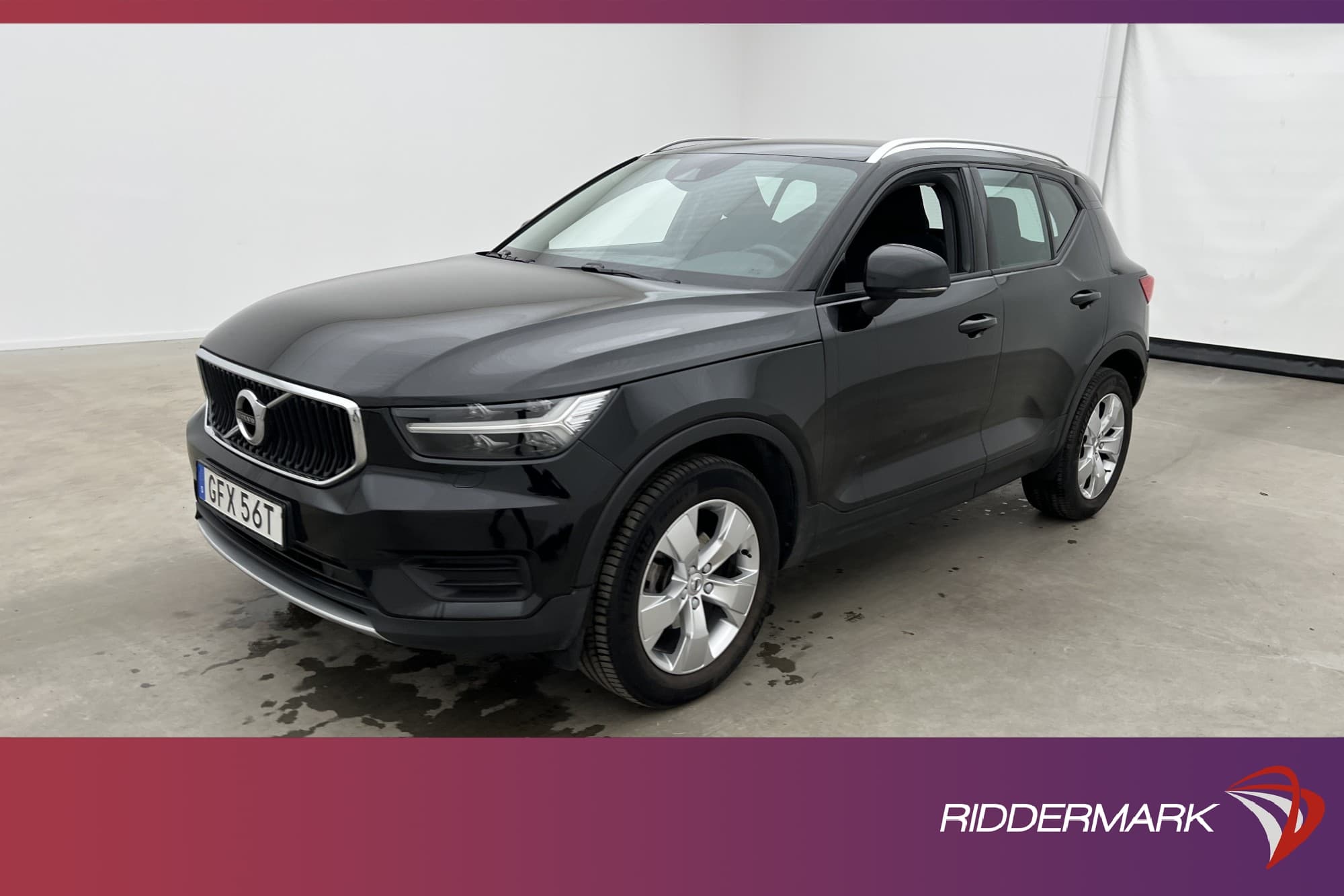 Volvo XC40 T2 129hk Momentum VOC P-Värm Kamera CarPlay Navi