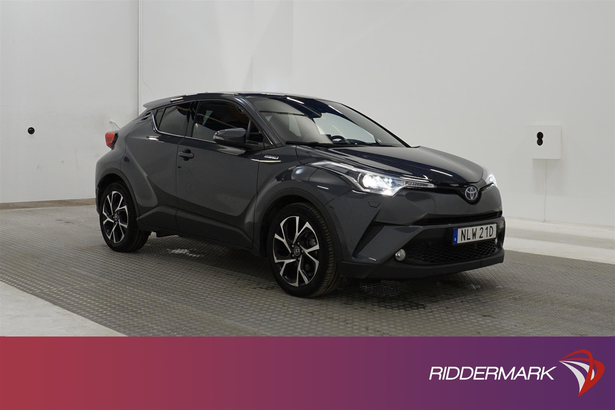 Toyota C-HR Hybrid 122hk
