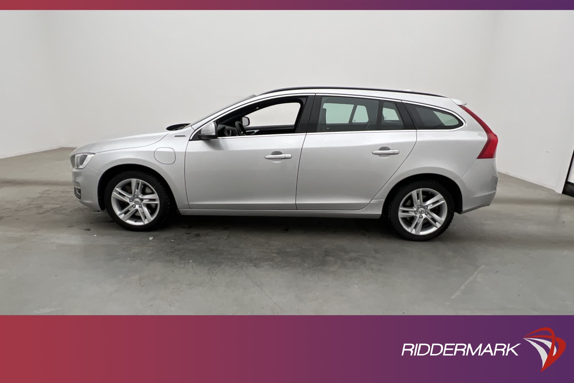 Volvo V60 D5 Plug-in 231hk AWD Classic Momentum